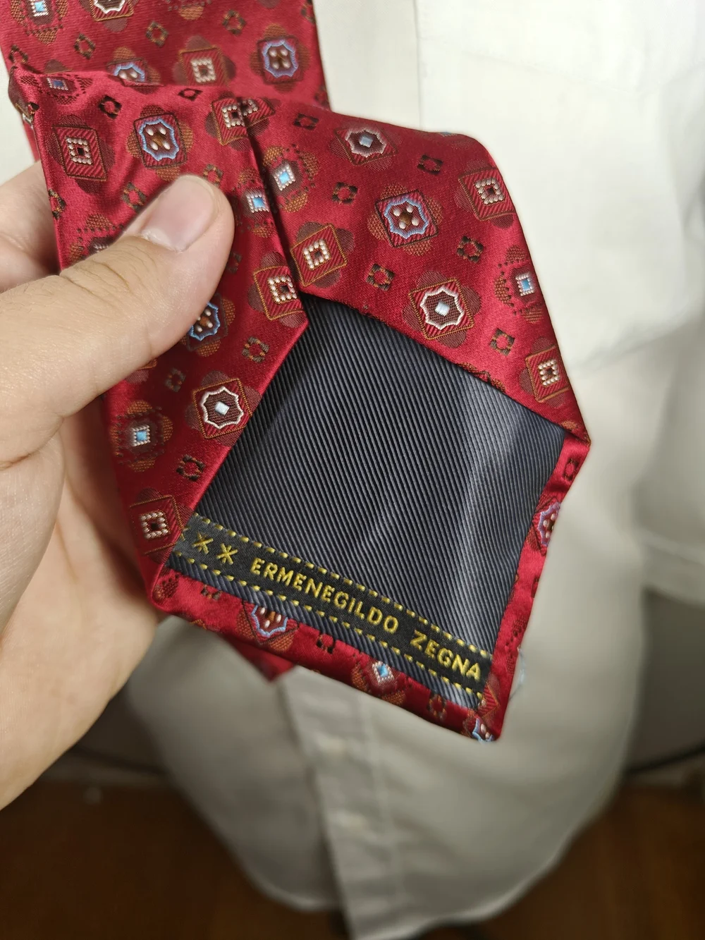 Ermenegildo Zegna Red Blue Geometric Medallion 100% Silk Tie Made in Italy